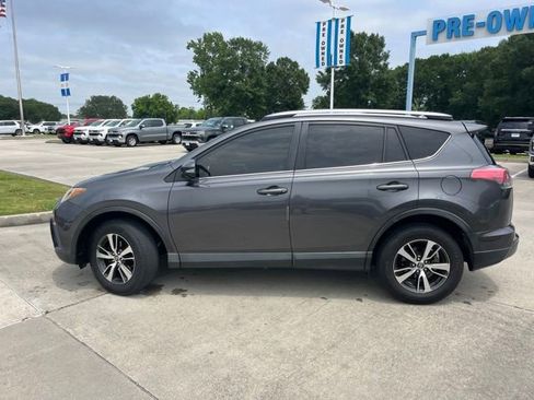 Used 2018 Toyota RAV4 XLE FWD image 3