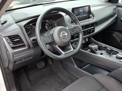 Used 2024 Nissan Rogue S AWD/4WD image 21