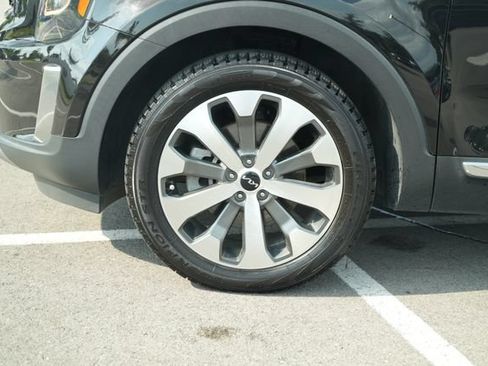 Used 2022 Kia Telluride EX w/ EX Premium Package FWD image 11