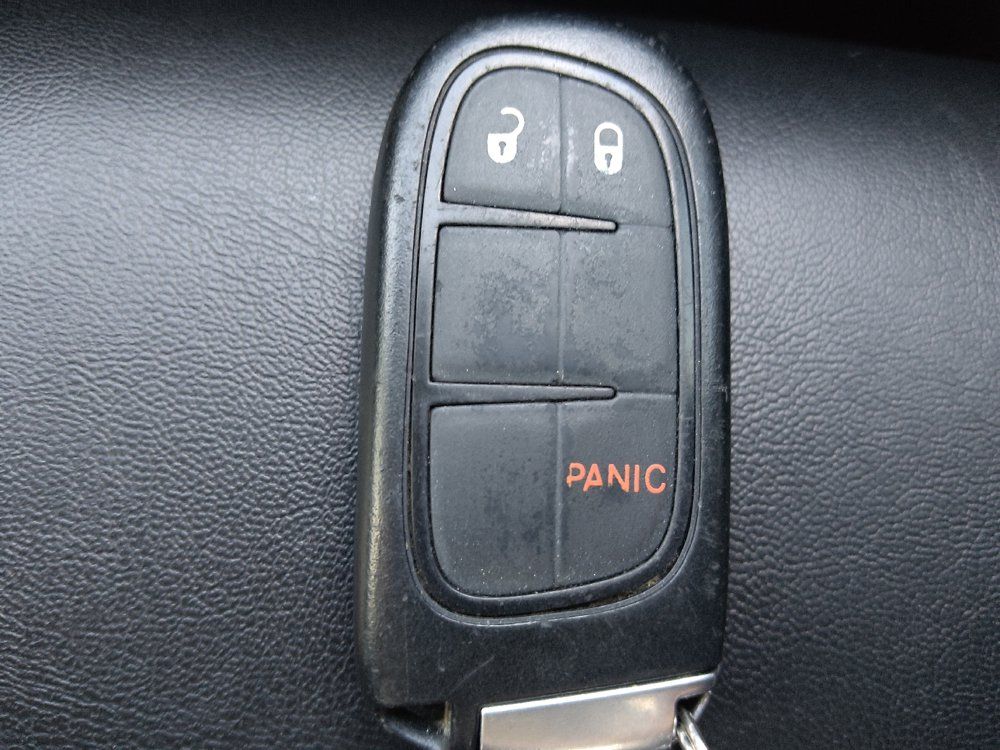 Used 2020 Jeep Cherokee Latitude Plus FWD image 32