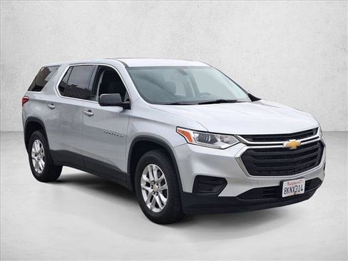 Used 2019 Chevrolet Traverse LS image 3