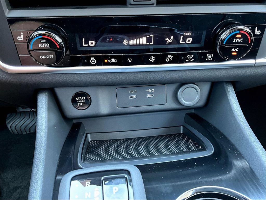 Used 2026 Nissan Rogue Dark Armor AWD/4WD image 25