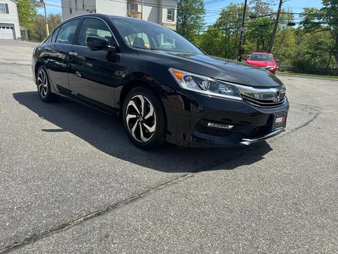 Used 2017 Honda Accord EX image 6