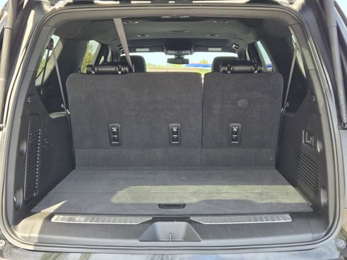 Used 2021 Chevrolet Suburban Premier AWD/4WD image 10