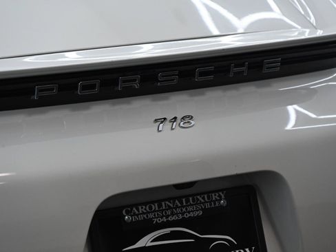 Used 2018 Porsche 718 Cayman w/ Sport Chrono Package RWD image 13