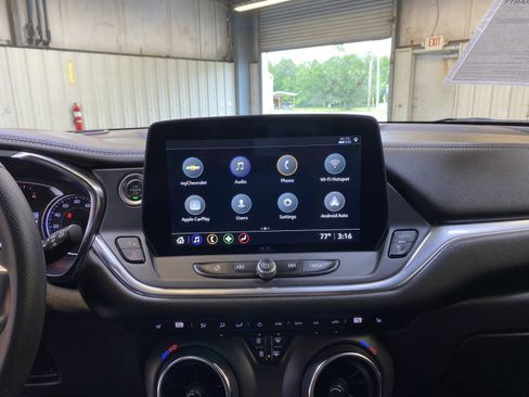 Used 2025 Chevrolet Blazer LT FWD image 36