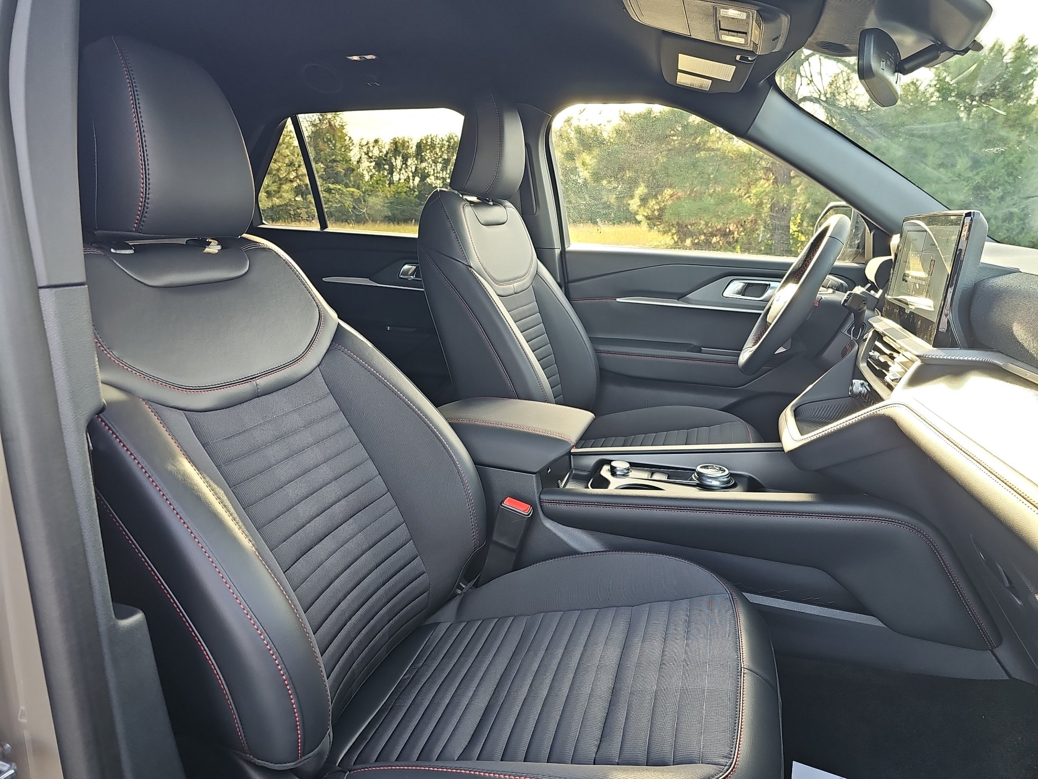 New 2027 Ford Explorer ST-Line w/ Premium Package RWD image 16