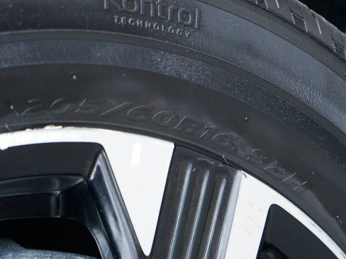 Used 2025 Nissan Sentra SV w/ All-Weather Package FWD image 37