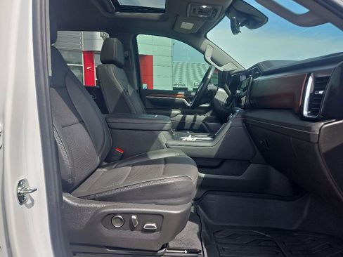 Used 2025 GMC Sierra 3500 Denali w/ Denali Reserve Package AWD/4WD image 25