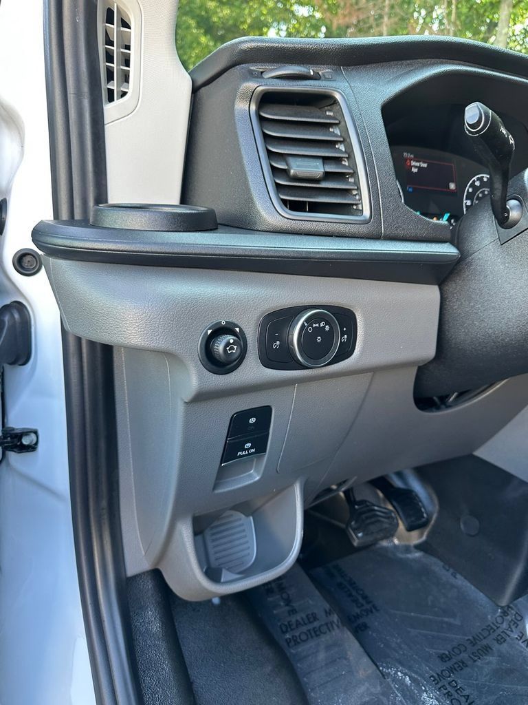 Used 2024 Ford E-Transit Low Roof RWD image 15