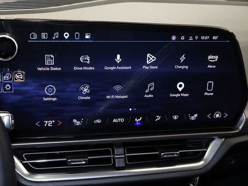 Used 2025 Chevrolet Equinox EV LT w/ Comfort Package image 20