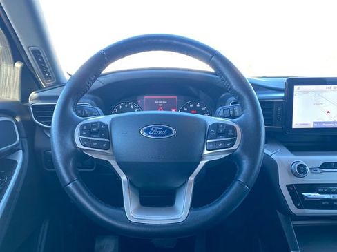 Used 2022 Ford Explorer XLT w/ Equipment Group 202A image 23