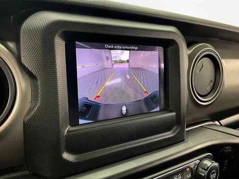 Used 2022 Jeep Gladiator Willys image 22