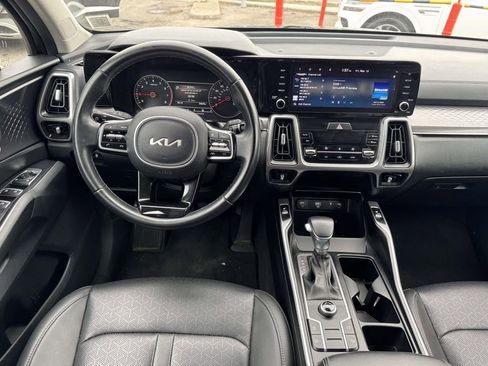 Used 2023 Kia Sorento S w/ Panoramic Sunroof Package FWD image 12