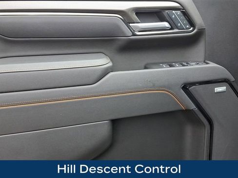 Used 2025 GMC Sierra 2500 AT4 w/ AT4 Premium Plus Package image 17