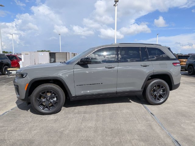 New 2027 Jeep Grand Cherokee Altitude AWD/4WD image 8