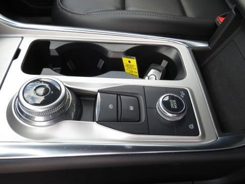 Certified 2022 Ford Explorer XLT w/ Equipment Group 202A image 19