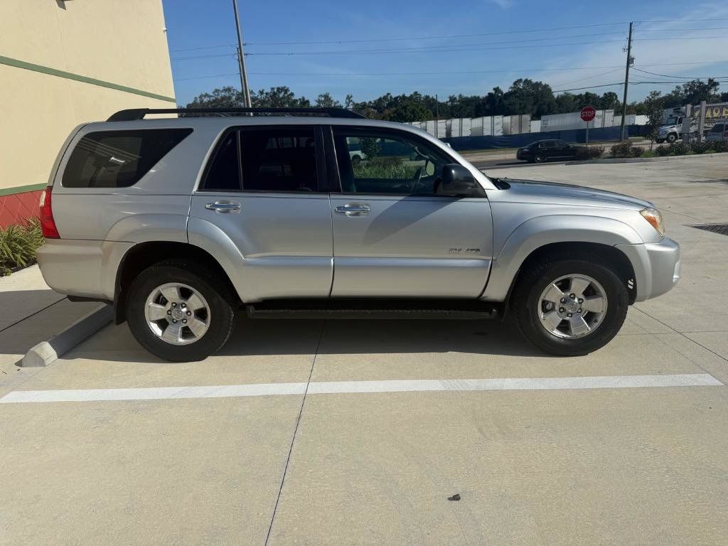 Used 2007 Toyota 4Runner SR5 AWD/4WD image 2