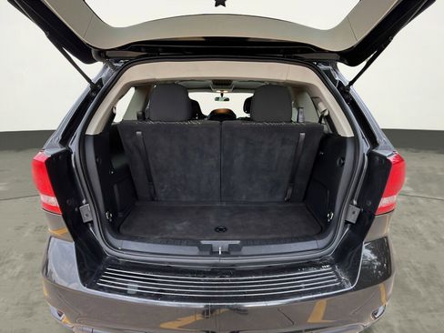Used 2012 Dodge Journey SXT w/ Flexible Seating Group image 18