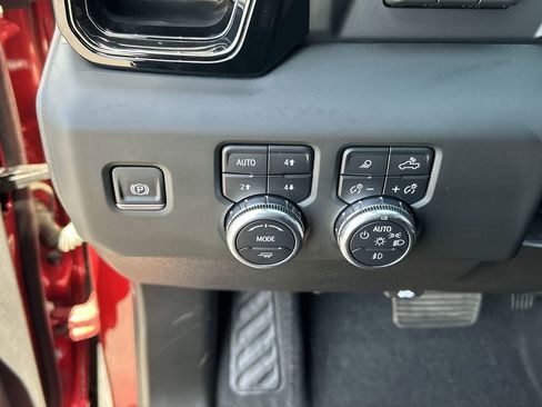 Used 2024 GMC Sierra 1500 AT4 w/ Technology Package image 18