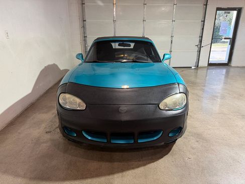 Used 2003 MAZDA MX-5 Miata RWD image 4