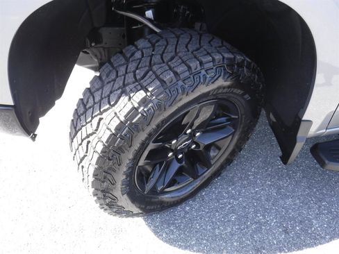 Used 2025 Chevrolet Silverado 1500 Custom Trail Boss image 27