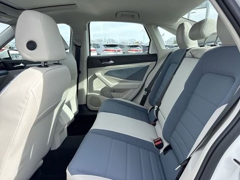 New 2026 Volkswagen Jetta SE image 9