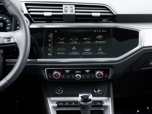 Certified 2025 Audi Q3 2.0T Premium w/ Convenience Package image 12