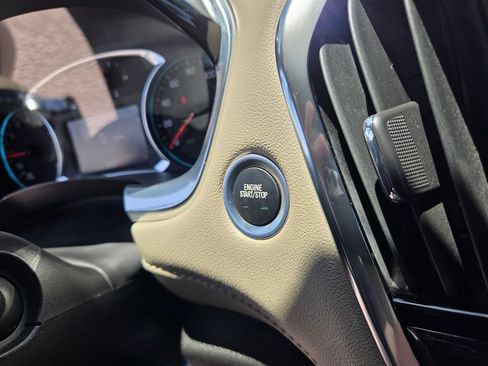 Used 2023 Chevrolet Traverse LT FWD image 30