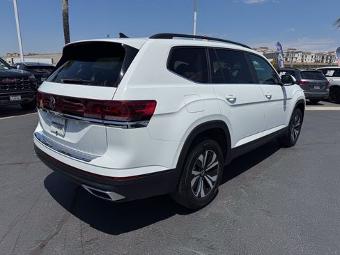 Used 2025 Volkswagen Atlas SE FWD image 10