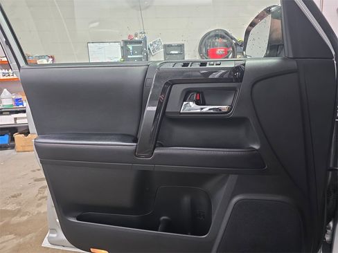 Used 2022 Toyota 4Runner TRD Off-Road Premium image 26