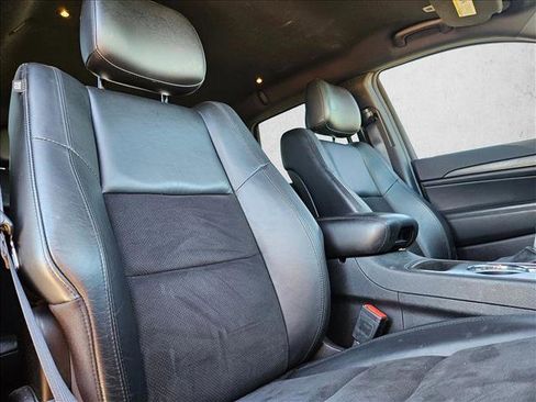 Used 2022 Jeep Grand Cherokee Laredo X RWD image 17