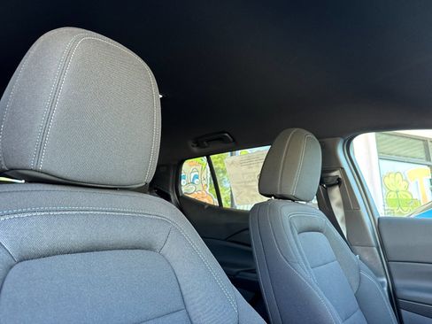 New 2026 Chevrolet Equinox EV LT image 18