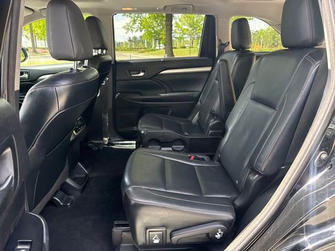 Used 2015 Toyota Highlander XLE AWD/4WD image 27