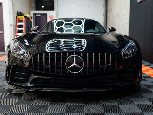 Used 2018 Mercedes-Benz AMG GT R image 17