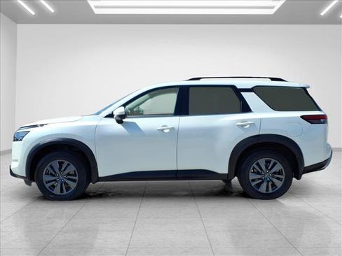 Used 2024 Nissan Pathfinder SV AWD/4WD image 7