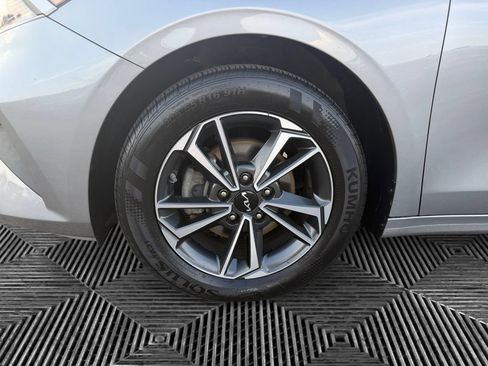 Used 2023 Kia Forte LXS w/ LXS Technology Package FWD image 15