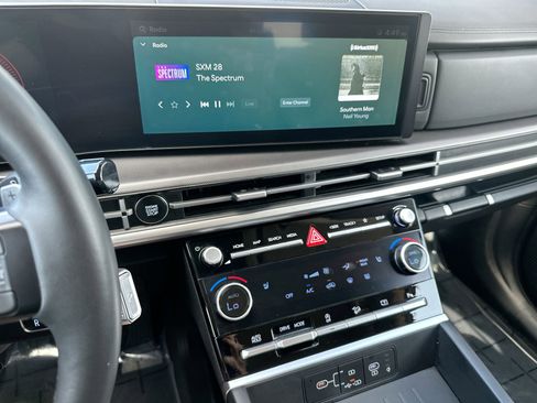 Used 2025 Hyundai Santa Fe SEL FWD image 16