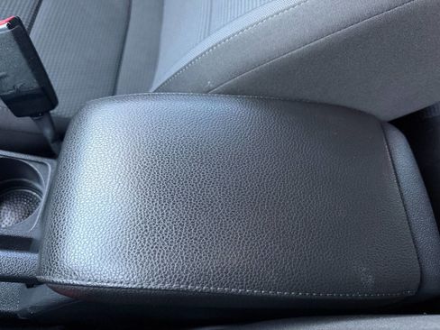 Used 2013 Volkswagen Jetta S image 46