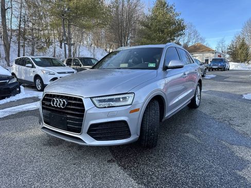Used 2018 Audi Q3 2.0T Premium Plus w/ Premium Plus Package AWD/4WD image 2