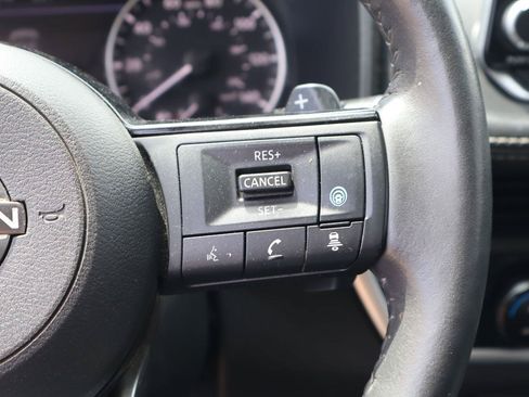 Used 2023 Nissan Rogue SV w/ SV Premium B Package FWD image 14