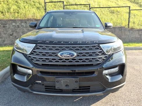 Used 2021 Ford Explorer XLT w/ Equipment Group 202A AWD/4WD image 12