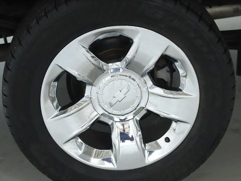 Used 2016 Chevrolet Silverado 1500 LTZ w/ LTZ Plus Package AWD/4WD image 12