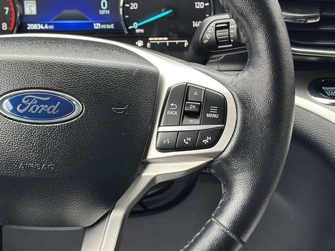 Used 2022 Ford Explorer XLT w/ Equipment Group 202A image 18