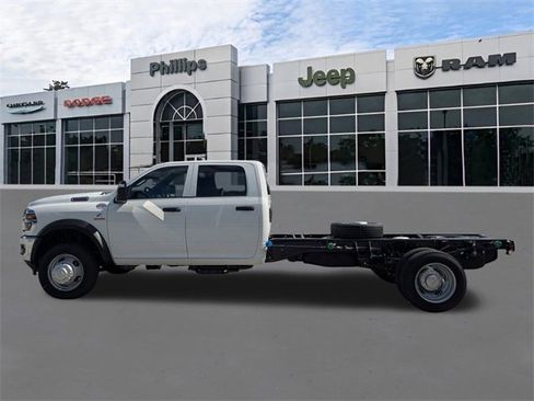 New 2026 RAM 5500 Tradesman w/ Chrome Appearance Group image 7