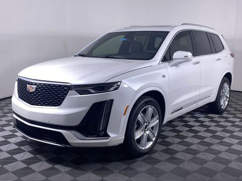 New 2025 Cadillac XT6 Luxury w/ LPO, Red Accent Package FWD image 18