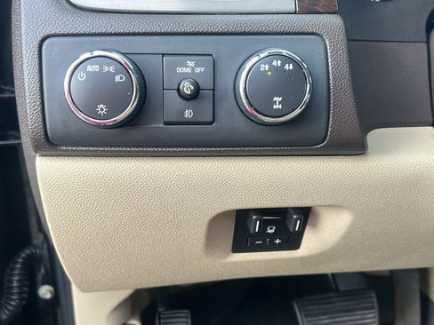 Used 2011 GMC Sierra 2500 Denali w/ Suspension Package, Off-Road AWD/4WD image 17