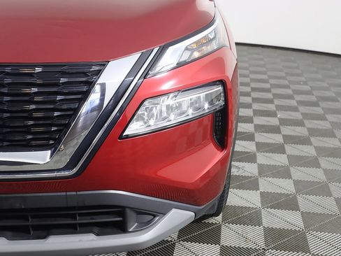 Used 2023 Nissan Rogue SV image 12