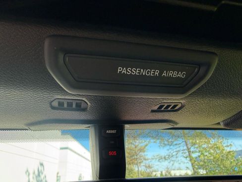 Used 2018 Jeep Wrangler Unlimited Sahara image 36