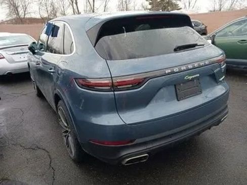 Used 2019 Porsche Cayenne E-Hybrid Sport Utility 4D image 7